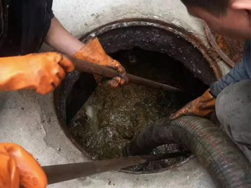 奉化清理化粪池时如何避免沼气的危害?